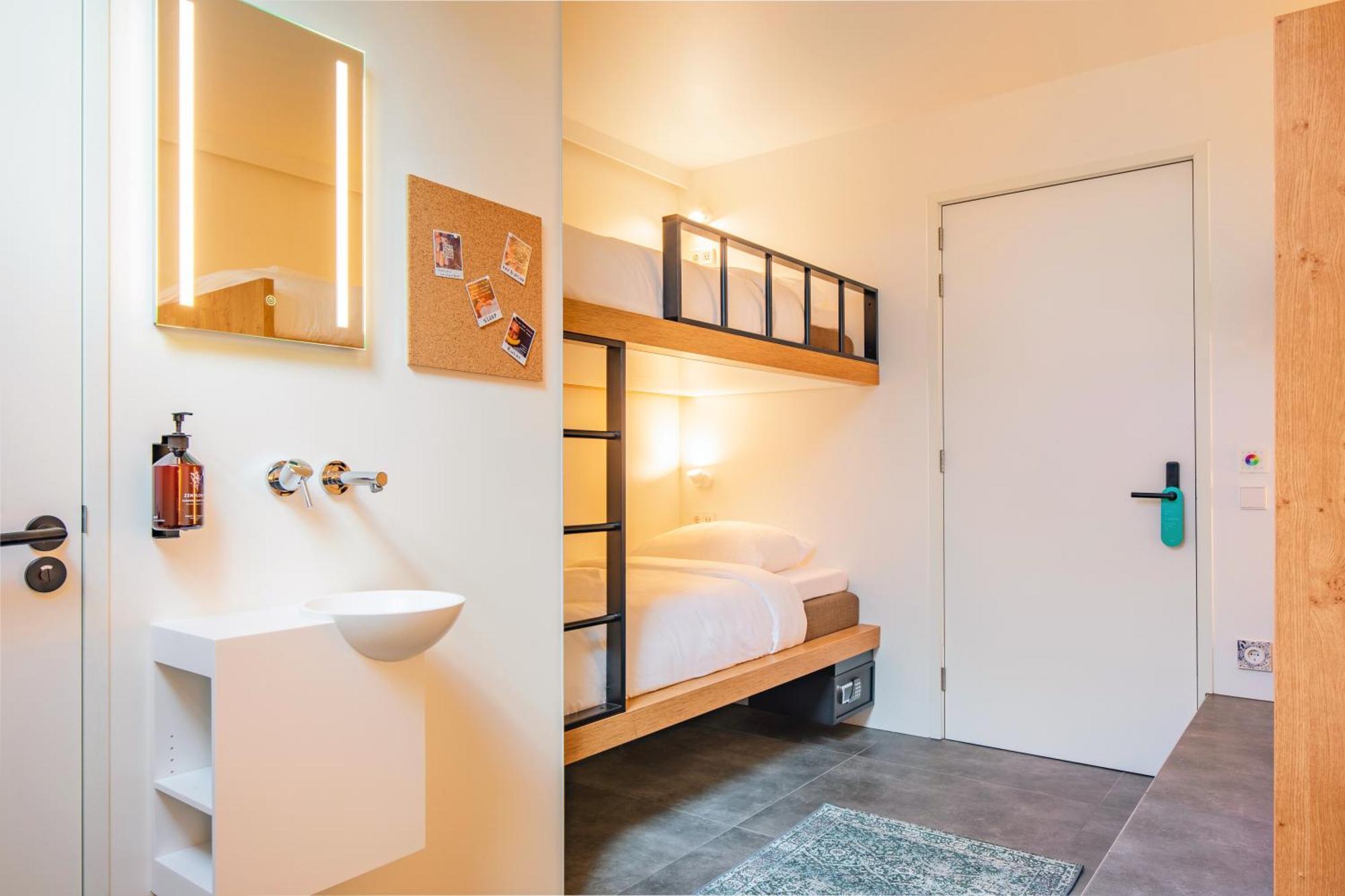 Bunk Hostel Amsterdam Buitenkant foto